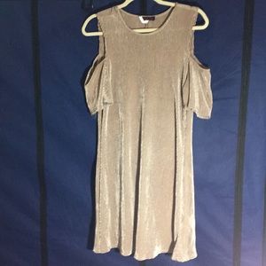 Shoulder Reveal Formal Dress 👗